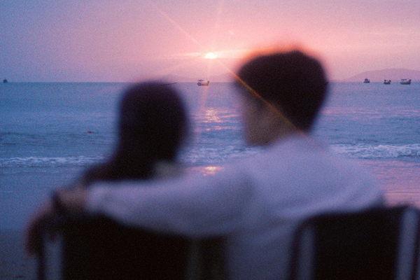 a couple on a beach needing to treat clinical depression